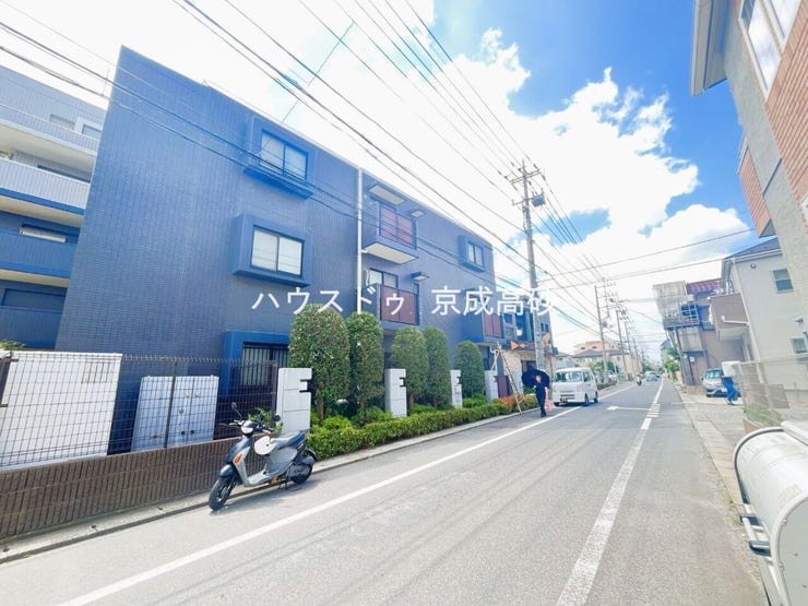 前面道路含む外観