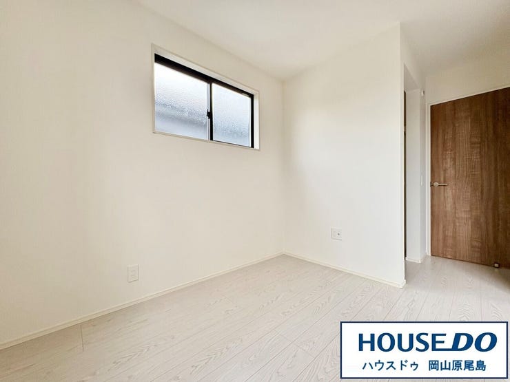 シンプルで無駄のないデザインの洋室です。ご家族一人ひとり、お好みの空間を作れます!