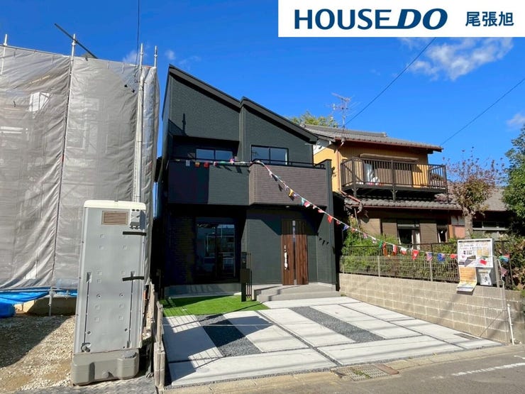 【駐車2台可能】車を2台所有している方には嬉しい、駐車スペースがしっかり確保された物件。来客時にも余裕を持って駐車できるため、家族や友人との時間ももっと楽しくなります。暮らしにゆとりが生まれますね。