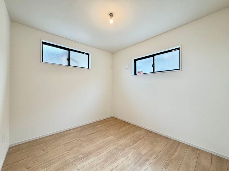 〈5.2帖〉表記上は納戸となりますが、寝室や子ども部屋としてお使いいただけます♪