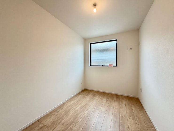 〈4.3帖〉収納として使うだけじゃもったいない!書斎やシアタールームなど使い方色々♪