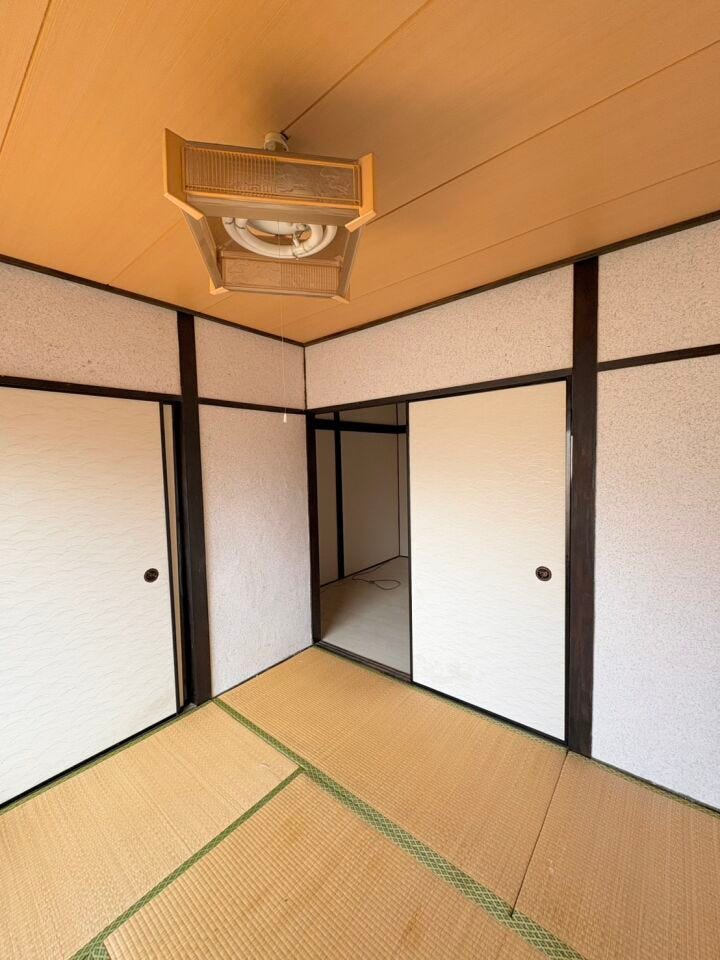 畳の落ち着いた空間です!