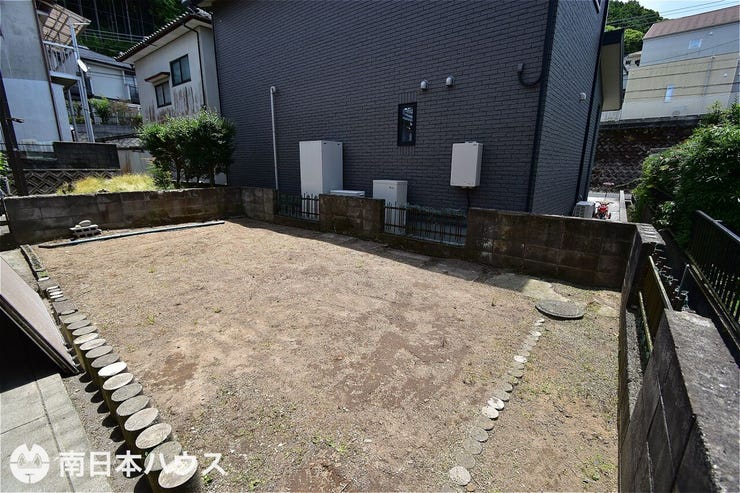 春山町 中古戸建 【庭】南面にある庭です！家庭菜園やバーベキューなど色々と利用できる広さがあります♪
