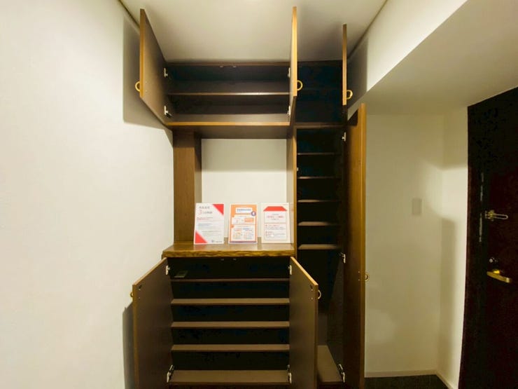 玄関にはご家族の靴をたっぷり収納できるシューズボックスをご用意。玄関先をいつも綺麗に保てます。