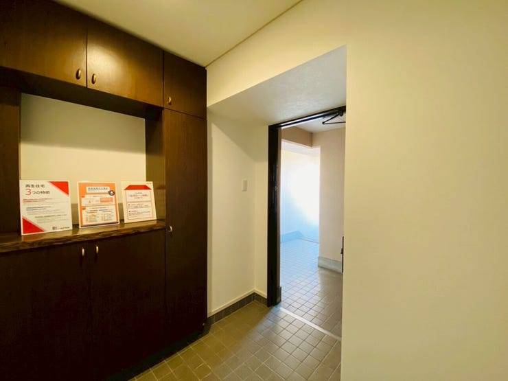 玄関にはご家族の靴をたっぷり収納できるシューズボックスをご用意。玄関先をいつも綺麗に保てます。