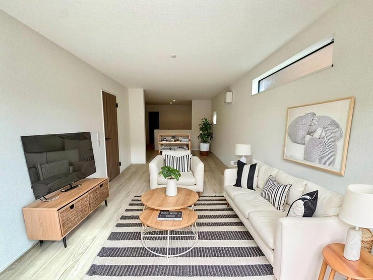 【Living】広さと明るさにこだわったリビング。家族とのコミュニケーションが弾む空間です。※家具CG