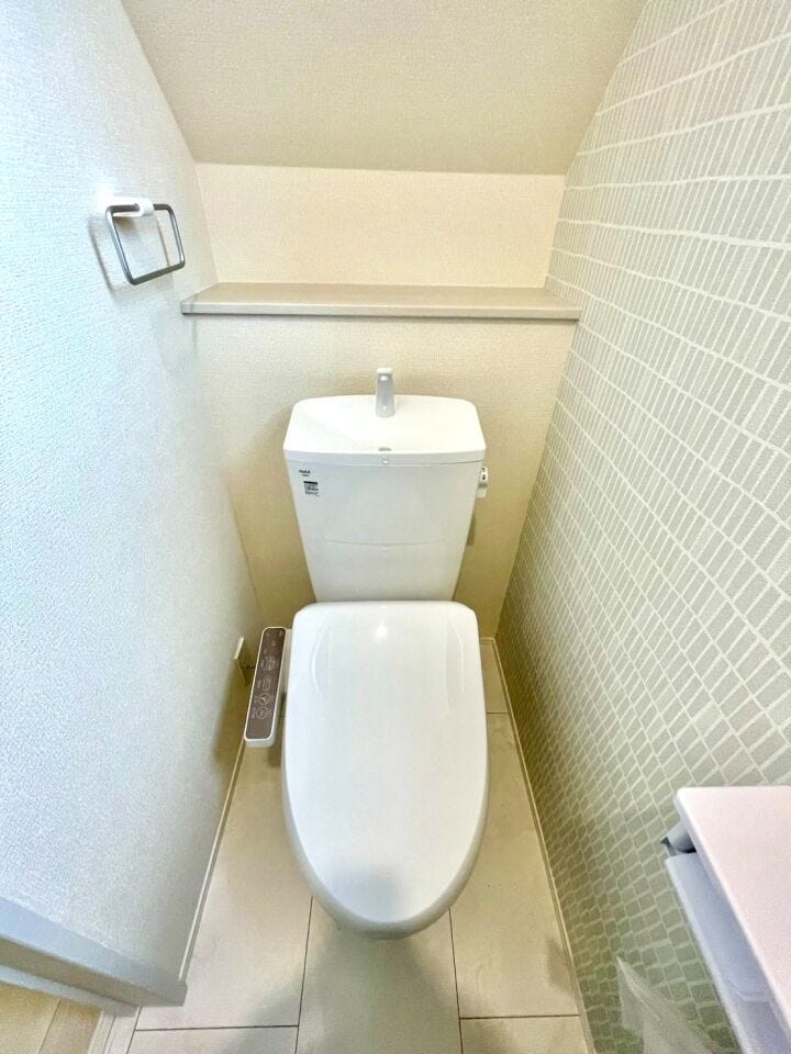 アクセントクロスでトイレもおしゃれな空間に♪