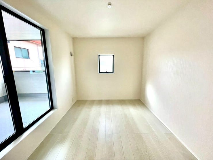 家庭内であふれがちな季節物やストック品をまとめて収納するスペースにもできます!