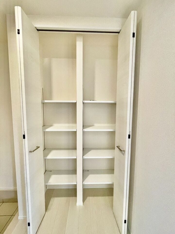 ハンガーラック、引き出しを設置するなど、自分の収納スタイルに合わせた使い方が可能です!