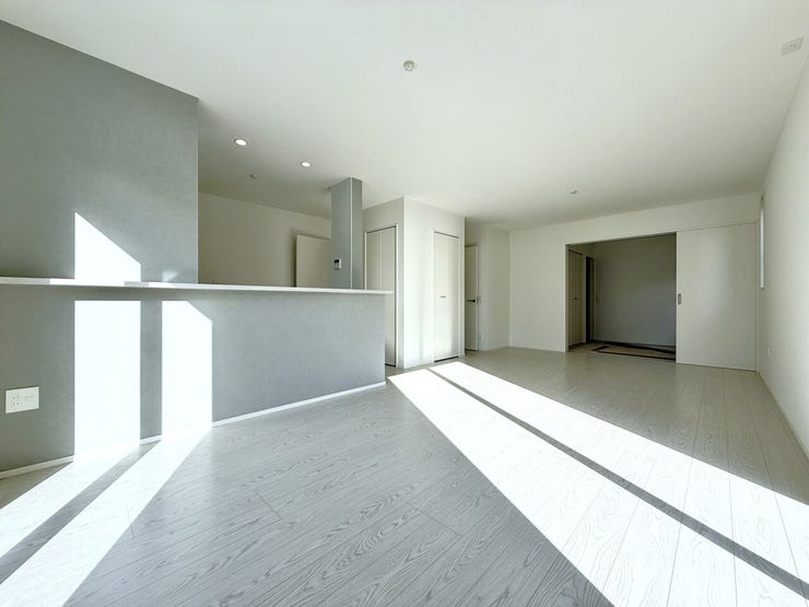 ■□■安らぎと笑顔の中心地■□■陽光が優しく降り注ぎ、会話が自然と弾む。ここでは、毎日が特別な時間へと変わります