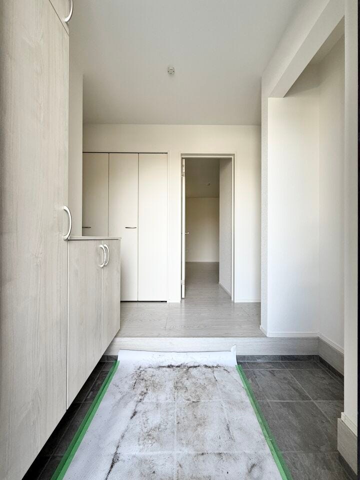 ■□■「ただいま」の安堵をくれる場所■□■訪れる人を迎え入れ、帰るたびにホッと一息つける、明るく機能的なエントランス