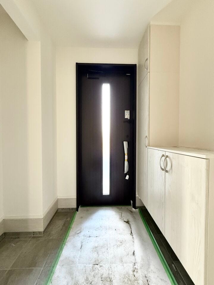 ■□■「ただいま」の安堵をくれる場所■□■訪れる人を迎え入れ、帰るたびにホッと一息つける、明るく機能的なエントランス