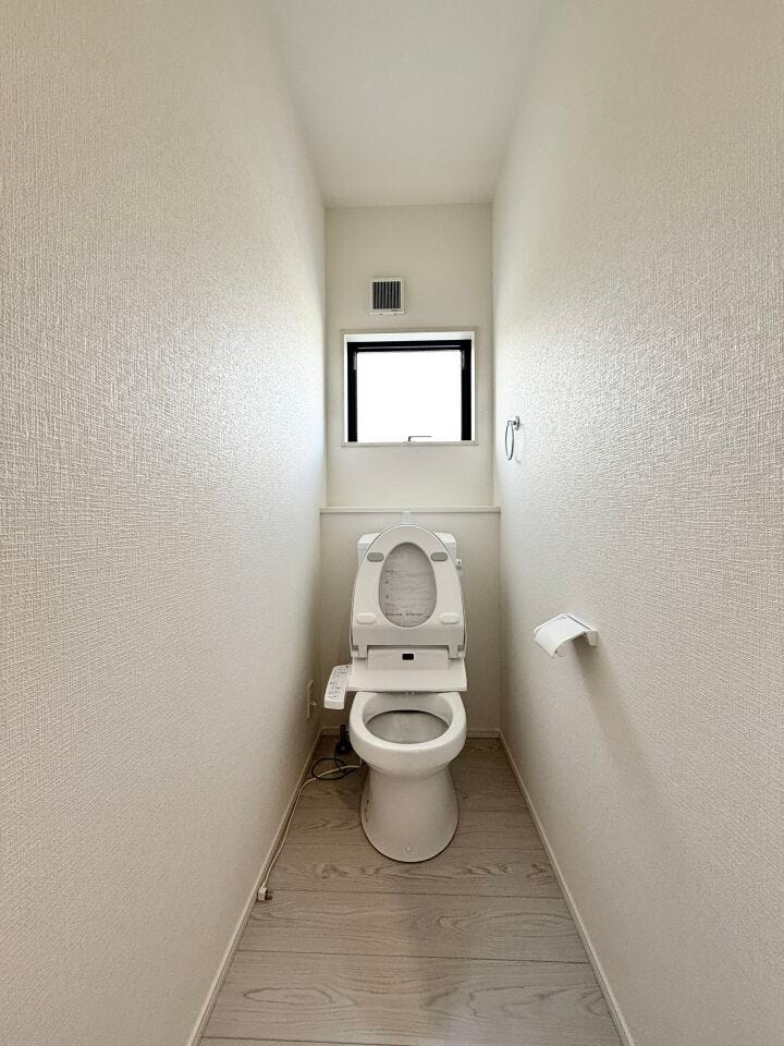 ■□■安らぎのひとときを提供する場所■□■清潔さと静けさを両立した空間。心落ち着くひとときを過ごせる、プライベートなレストルームです