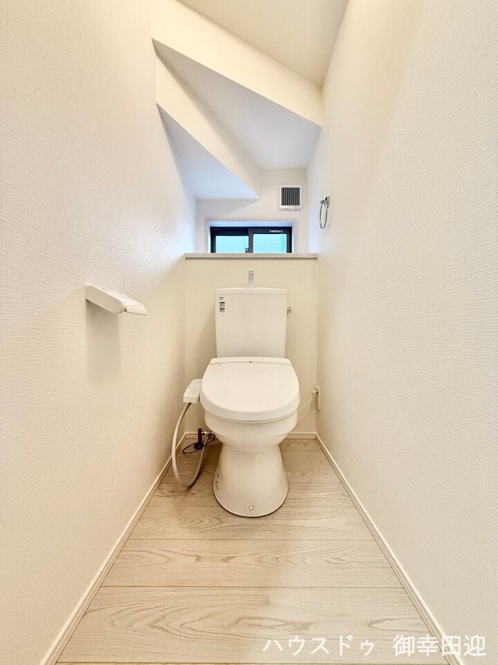 ■安らぎのひとときを提供する場所■清潔さと静けさを両立した空間。心落ち着くひとときを過ごせる、プライベートなレストルームです。