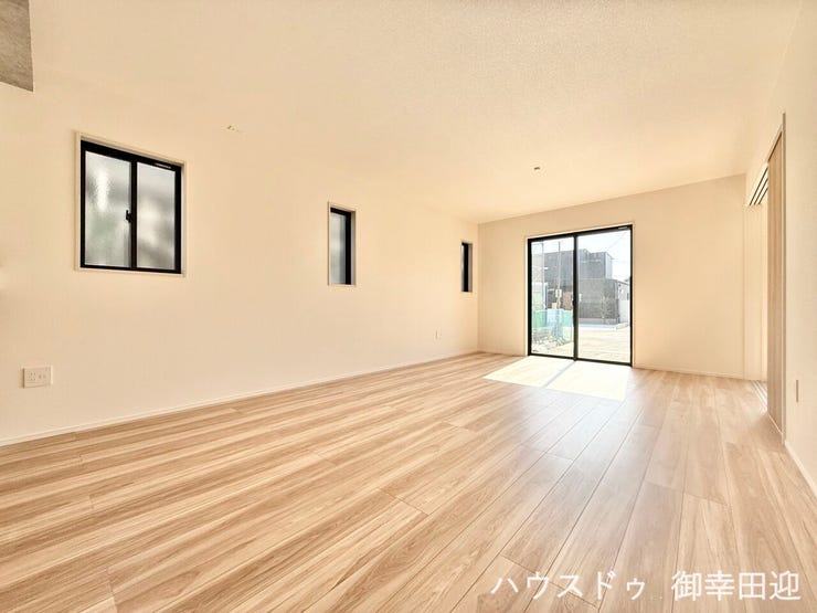 ■□■安らぎと笑顔の中心地■□■陽光が優しく降り注ぎ、会話が自然と弾む。ここでは、毎日が特別な時間へと変わります