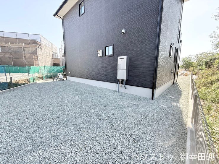 ■□■遊びと安らぎの多目的空間■□■子どもが安全に遊べ、ペットと触れ合い、大人も自然に癒やされる、暮らしを彩るスペースです。