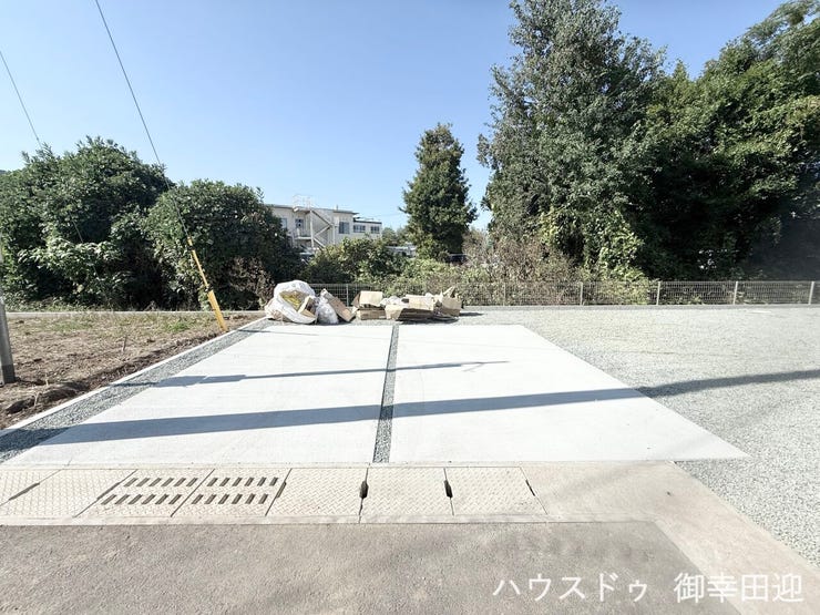 ■□■車と趣味の幅が広がる場所■□■単なる駐車スペースではない、洗車やタイヤ交換、DIYにも使える多目的な屋外スペースです