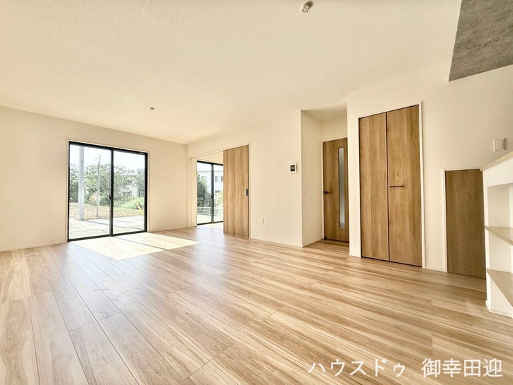 ■□■安らぎと笑顔の中心地■□■陽光が優しく降り注ぎ、会話が自然と弾む。ここでは、毎日が特別な時間へと変わります