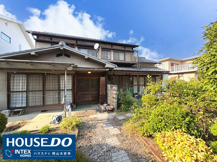 【利便性も兼ね備えた好立地】
JR庭瀬駅から徒歩9分、吉備小学校までは徒歩4分と、通勤にも通学にも便利な好立地!お子様の登下校も安心ですね。