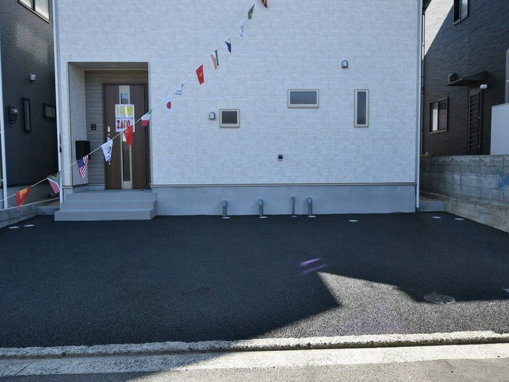 駐車スペース
並列駐車でゆったりとお車を停めていただけます。