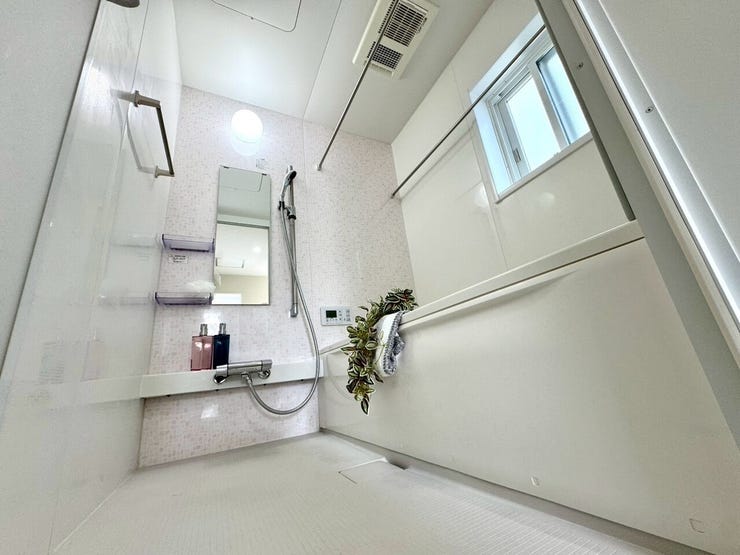 【Bathroom】リラックスできる空間で、一日の疲れを癒し、心身共にリフレッシュできます。