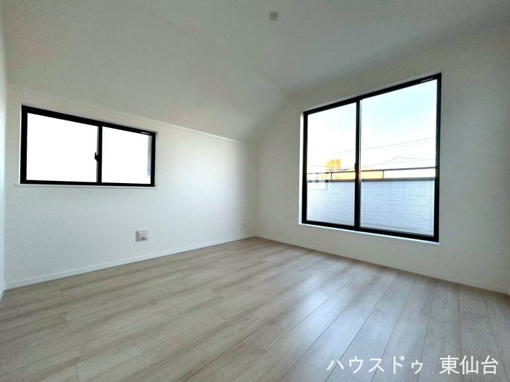 2面採光で日差したっぷりの洋室、書斎や子供部屋にピッタリです