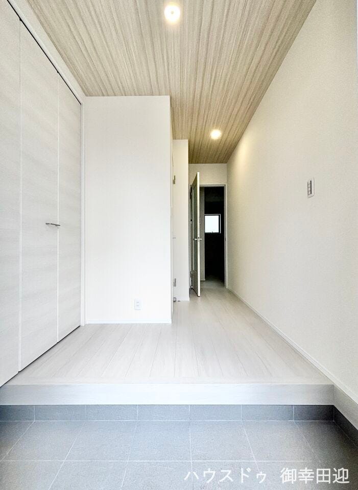 ■「しまう」が叶える美しい玄関■大容量のシューズボックスがあることでいつも整理された、気持ちの良い「家の顔」を保てます。