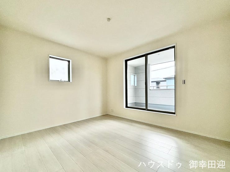 ■2階7.75帖洋室■心からリラックスできる静けさ、上質な眠りで、毎日をリセットします。明日への活力を養う空間です。