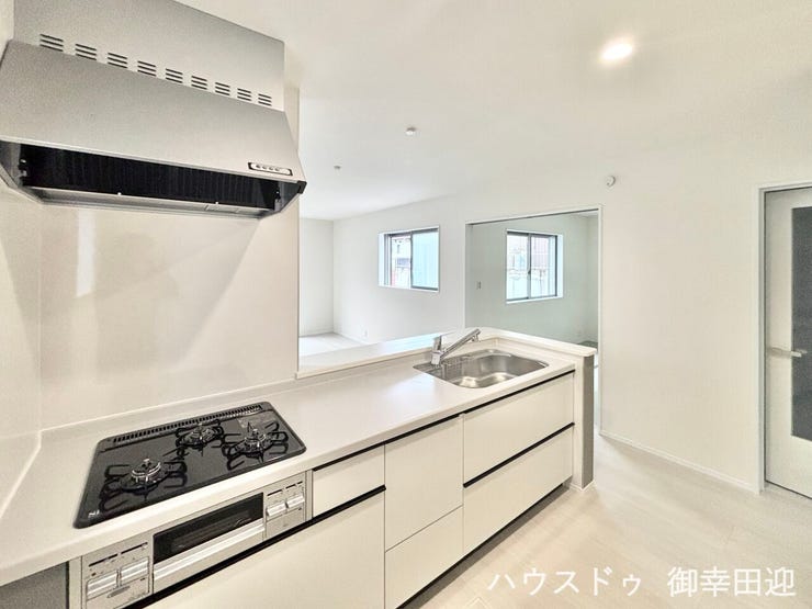 ■家族の「美味しい」が集まる舞台■高い機能性と美しいデザインを両立。料理する人も、待つ人も、笑顔になれる場所です。