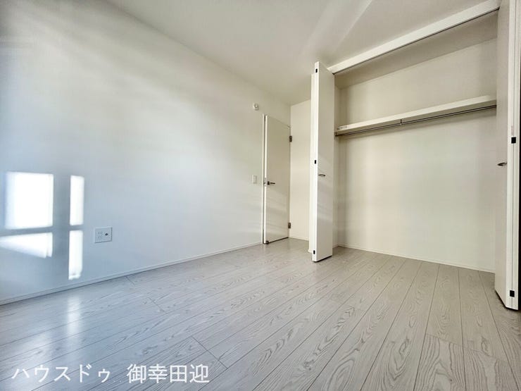 ■□■用途が広がる、自由な居室■□■寝室、書斎、趣味の部屋。家族の成長やライフスタイルに合わせ、様々な使い方ができる快適な空間です