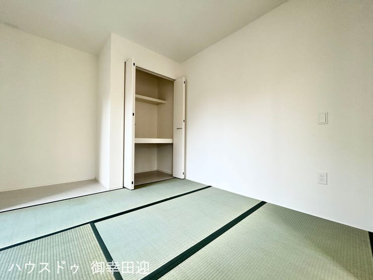 ■□■憩いと多用途の万能空間■□■ゲストをもてなし、昼寝や家事にも使える、畳のぬくもりが心地よい多目的スペース