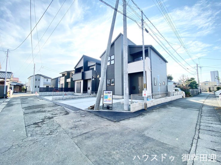 ■□■理想を叶える、新しい暮らしの舞台■□■高いデザイン性と機能性を兼ね備えた住まい。ここで、家族の新しい物語が始まります。