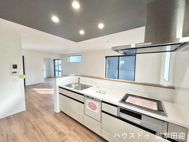 ■□■家族の「美味しい」が集まる、喜びを生み出す舞台■□■高い機能性と美しいデザインを両立。料理する人も、待つ人も、笑顔になれる場所です。