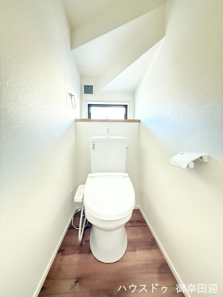 ■□■安らぎのひとときを提供する場所■□■清潔さと静けさを両立した空間。心落ち着くひとときを過ごせる、プライベートなレストルームです。