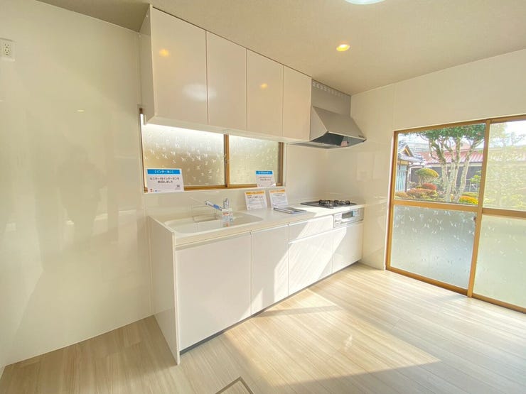 【新品交換済み】ピカピカのキッチンが主役。水回りの不安を、安心とワクワクに変える家。