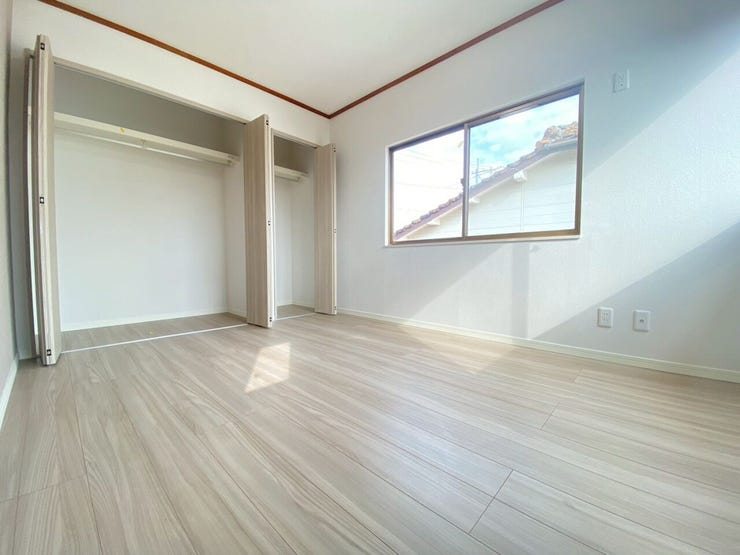 圧迫感のない白壁。勉強も趣味も集中できる、家族みんなに優しいプライベート空間。