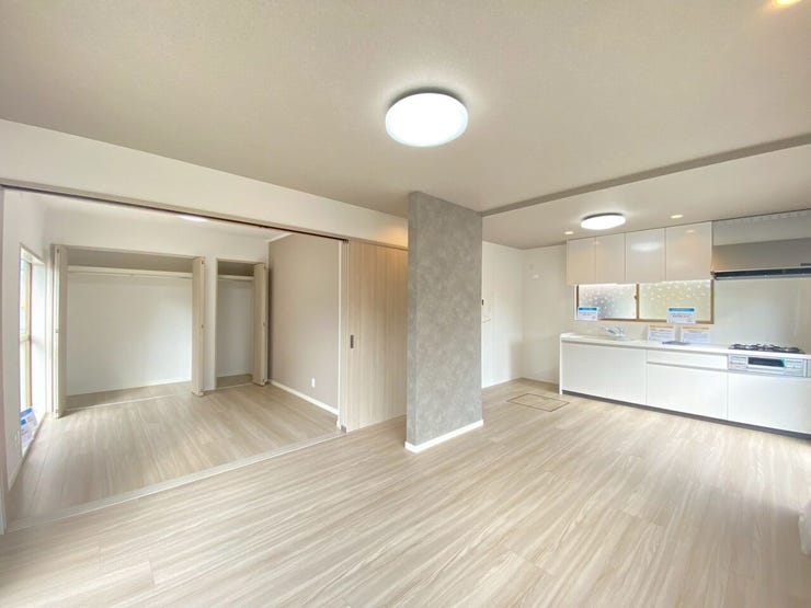 横の洋室を開放すれば、さらに広がる大空間LDKへ。