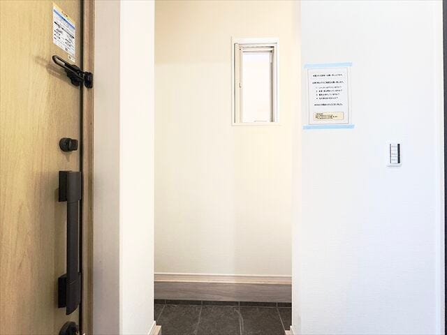 シューズインクローゼット:間仕切りがないので湿気がこもりにくく、荷物もすぐに取り出すことができます。ベビーカーも置いておくことができますね。