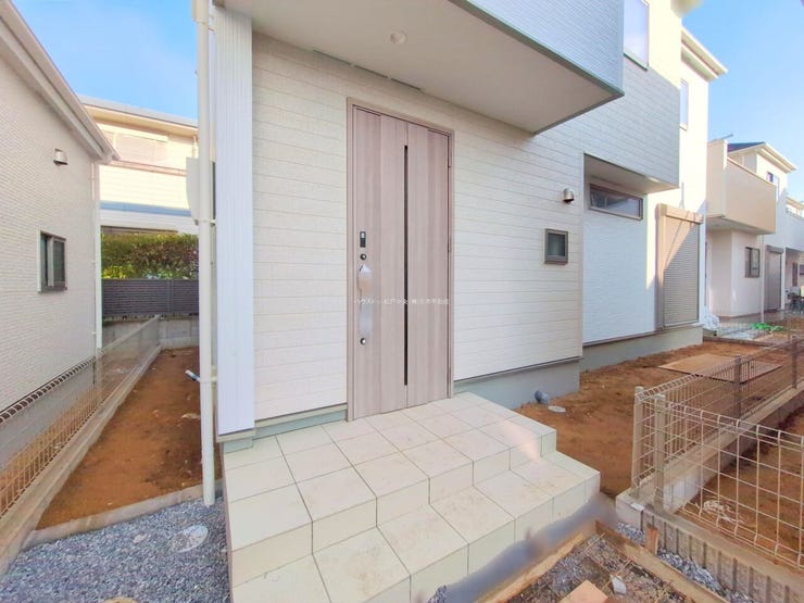 ◎玄関ポーチ:2号棟(11/26撮影)