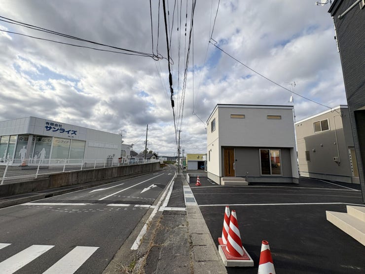 現地(2025年11月)撮影
◎本日案内可能◎
ご内覧をご希望の際は、ハウスドゥ 八戸市庁前までお気軽にお問い合わせください♪