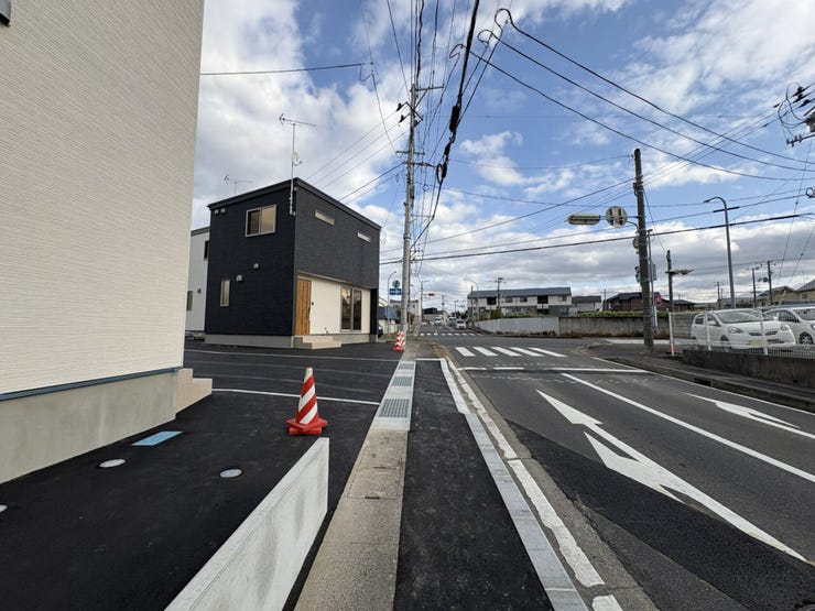 現地(2025年11月)撮影
◎本日案内可能◎
ご内覧をご希望の際は、ハウスドゥ 八戸市庁前までお気軽にお問い合わせください♪