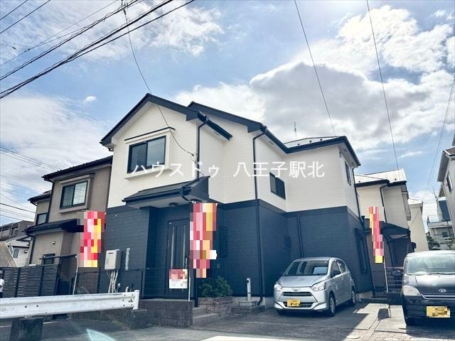 2025年10月リフォーム済み!小学校、中学校まで徒歩約10分以内。スーパー、ドラッグストアも近いので、子育て世帯に便利な立地となっています。