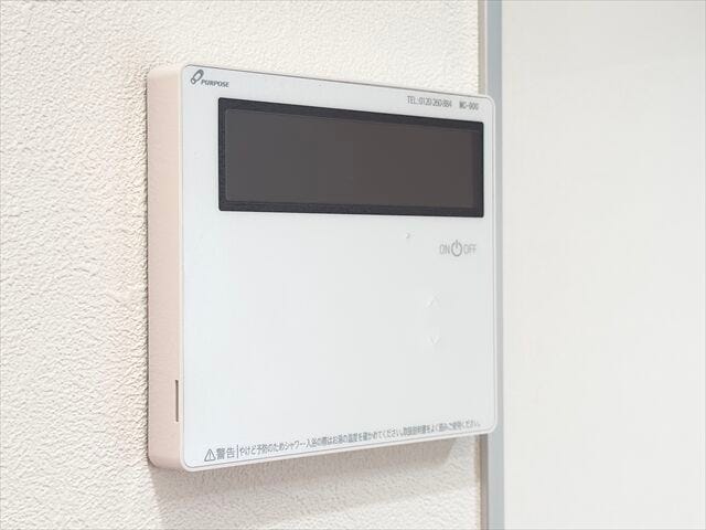 給湯器:オートバス機能つきなので、お風呂場まで行かなくてもお風呂の準備ができます。