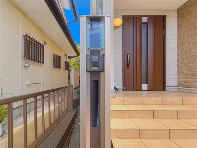 ポストとインターホン:画像は実際の写真をもとにCGにて再現したイメージ画像であり、実際とは異なります。