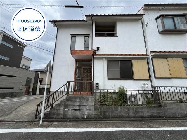【外観】
室内リフォーム済み♪角地に建つ住まい。
地下鉄名城線/瑞穂運動場東駅 徒歩約14分、地下鉄桜通線/新瑞橋駅 徒歩約16分。