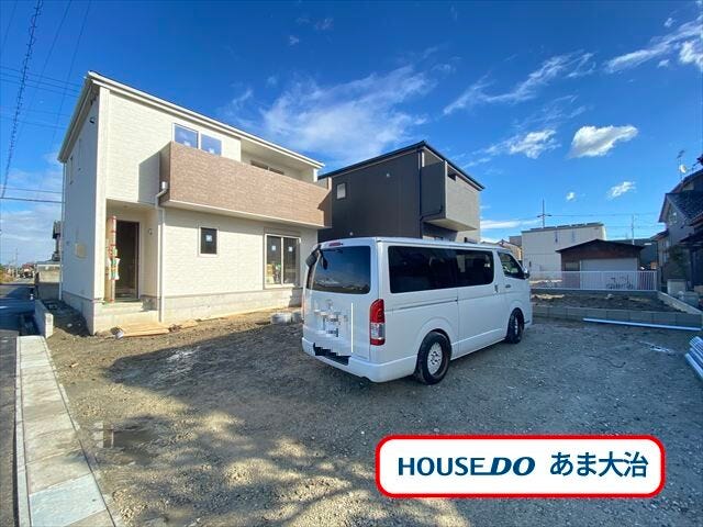 2階洋室は全室二面採光◎採風も期待できそうですね。
リビングイン階段採用、水回り動線がスムーズな間取りで家事もよりはかどりそうです。