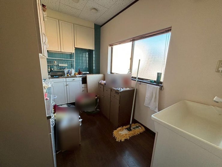 ◆2階にはPOPなカラーがかわいいキッチンがあります☆収納や洗面台も完備されています。