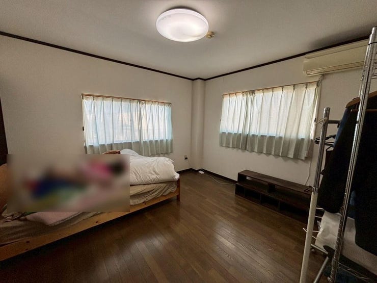 ◆3階北側の納戸です。広く使えますので季節物や趣味の物の収納だけでなく、お仕事部屋や趣味のお部屋などにも使えますね☆