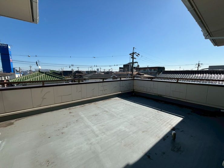 ◆3階の南東バルコニーはホームパーティや夜は星空を眺めたりできる広さです♪