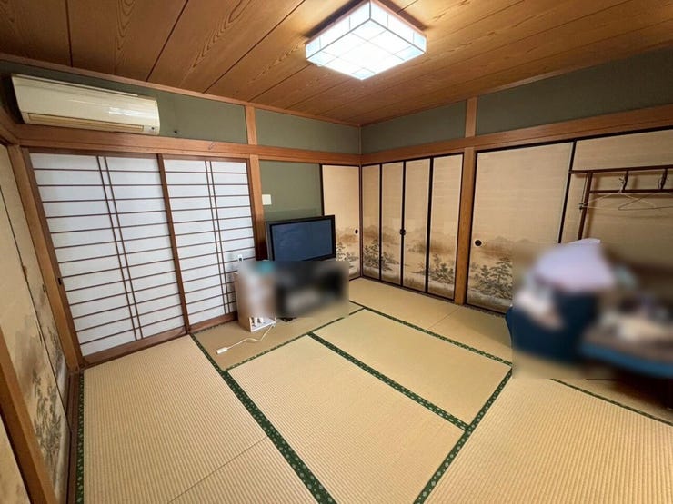 ◆1階の和室は襖を開けると二間続きでご利用いただけます。南側には広縁もあり、日向ぼっこのできる気持ちの良いお部屋です。